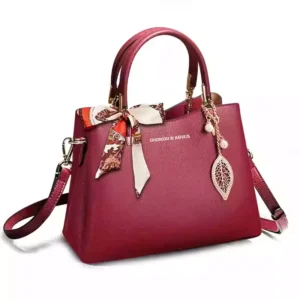 Hong Kong luxury handbags for middle-aged women, lightweight, large capacity, soft leather wedding bag.